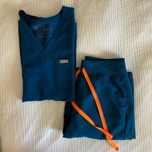 FIGS Deep Reef Catarina top // HW Zamora pants size XS